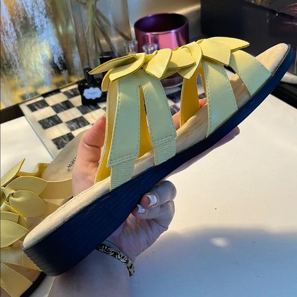 Butter Yellow Leather Sandals with Floral Design - Picture 13 of 16